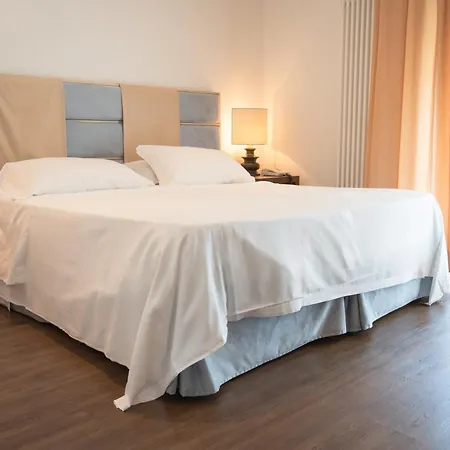 Universal Terme 4*